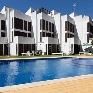 Cozy Getaway W/ Pool In By Lovelystay Vilamoura